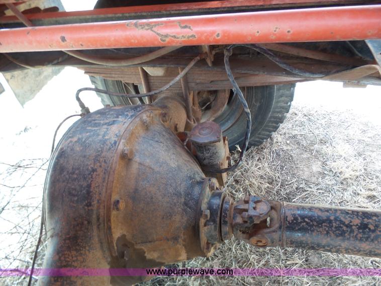 image for item J6219 1973 Ford F756 feed delivery truck