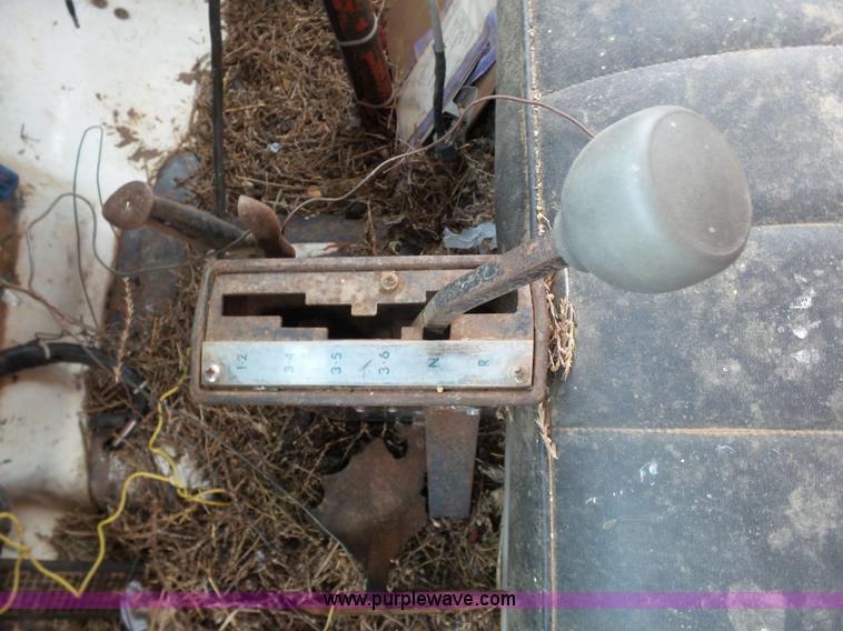 image for item J6219 1973 Ford F756 feed delivery truck