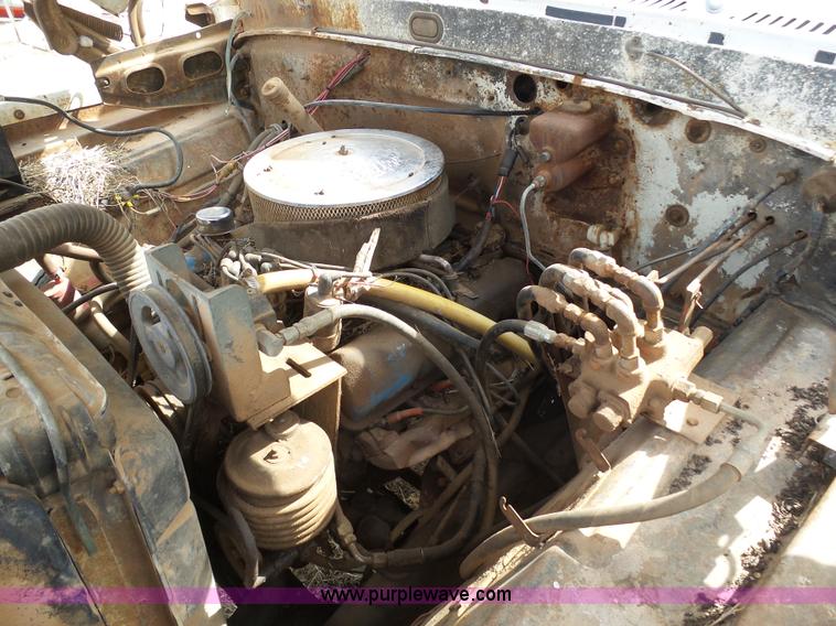 image for item J6219 1973 Ford F756 feed delivery truck