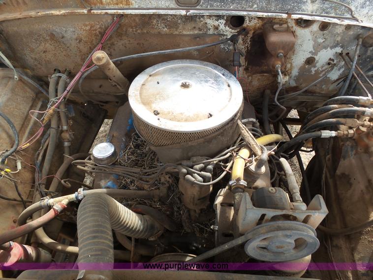 image for item J6219 1973 Ford F756 feed delivery truck