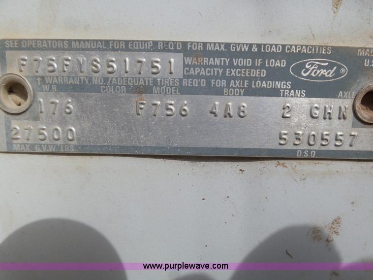 image for item J6219 1973 Ford F756 feed delivery truck