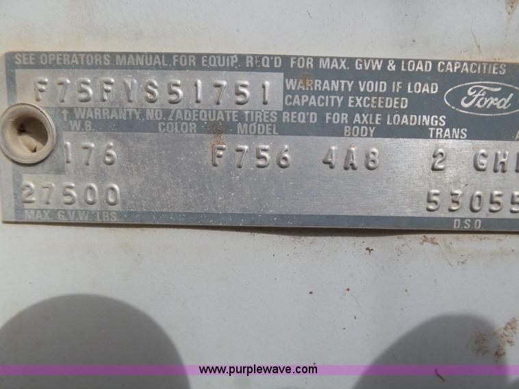 image for item J6219 1973 Ford F756 feed delivery truck