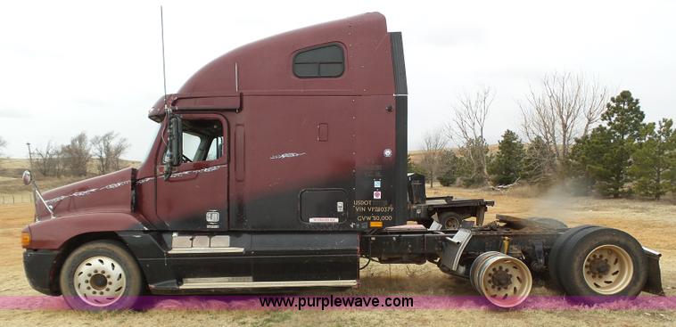 image for item J6228 1997 Freightliner Century Class semi truck