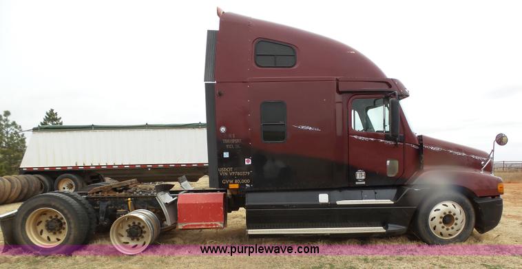 image for item J6228 1997 Freightliner Century Class semi truck