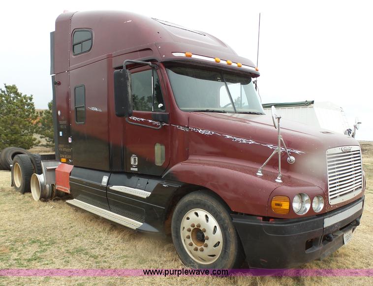 image for item J6228 1997 Freightliner Century Class semi truck