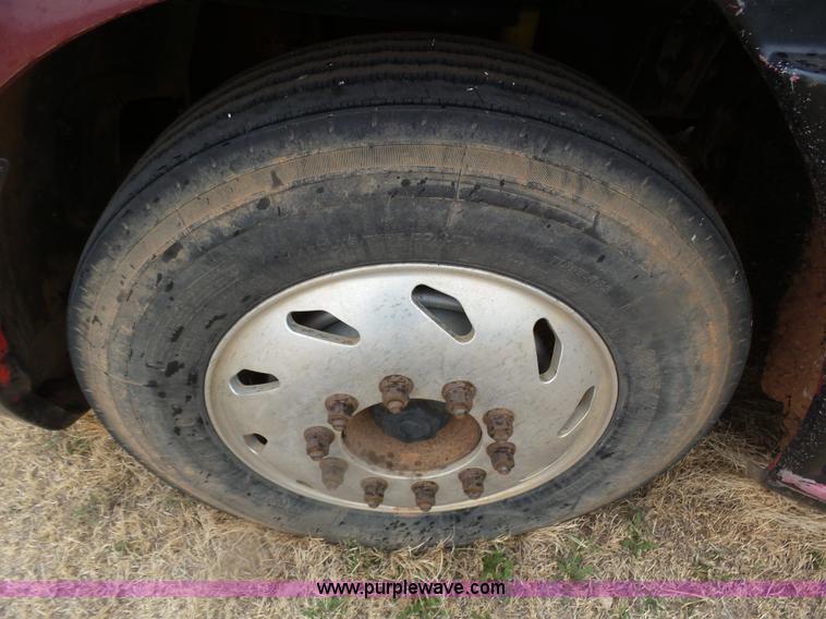 image for item J6228 1997 Freightliner Century Class semi truck