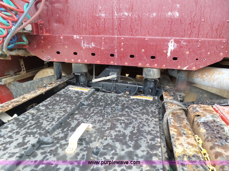 image for item J6228 1997 Freightliner Century Class semi truck