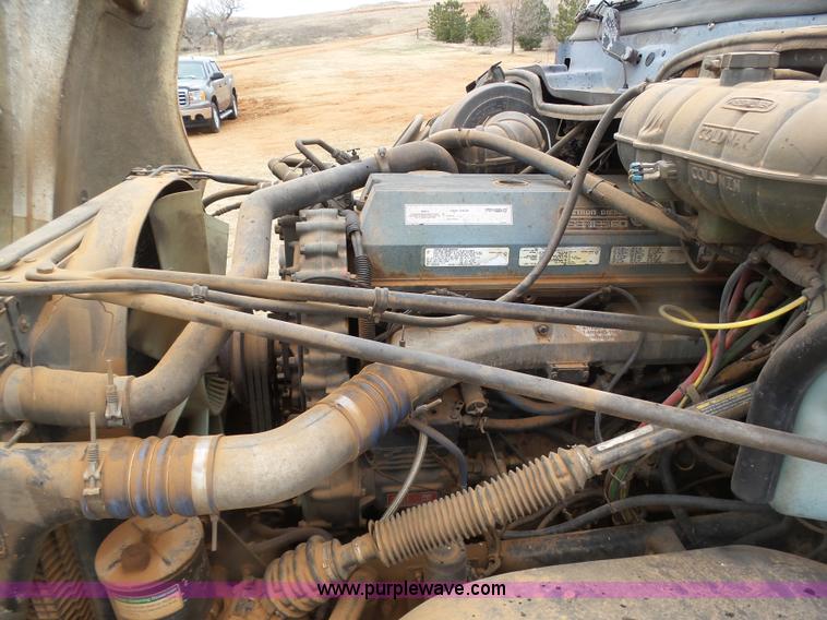 image for item J6228 1997 Freightliner Century Class semi truck