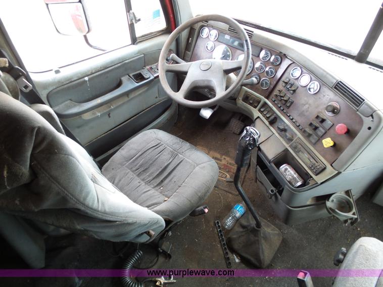 image for item J6228 1997 Freightliner Century Class semi truck