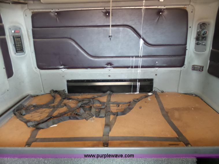 image for item J6228 1997 Freightliner Century Class semi truck