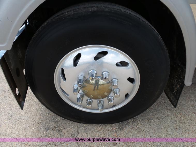 image for item K1183 1999 Freightliner FLD semi truck