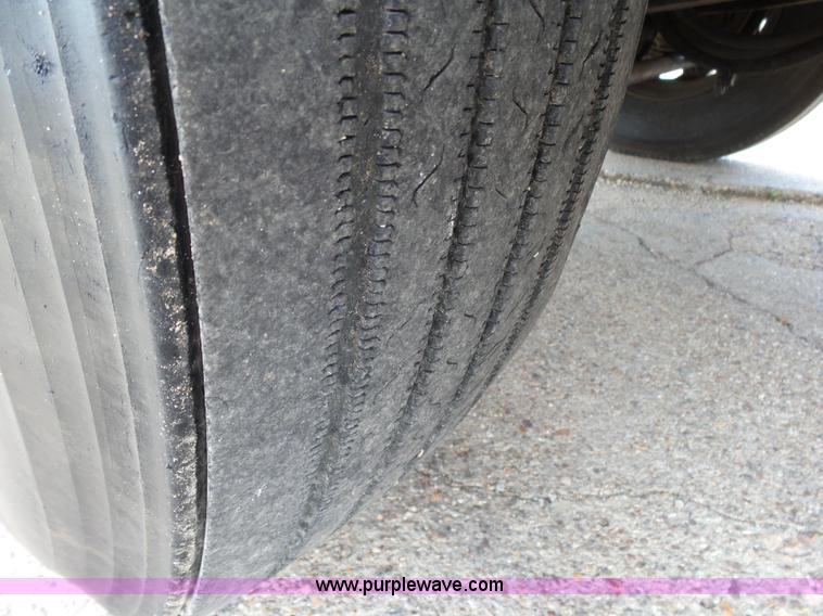 image for item K1183 1999 Freightliner FLD semi truck