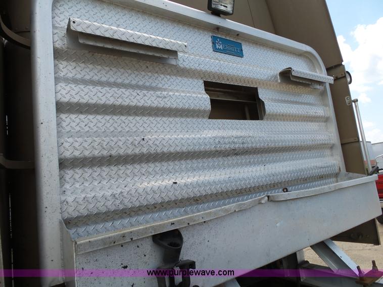 image for item K1183 1999 Freightliner FLD semi truck