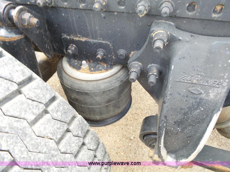 image for item K1183 1999 Freightliner FLD semi truck