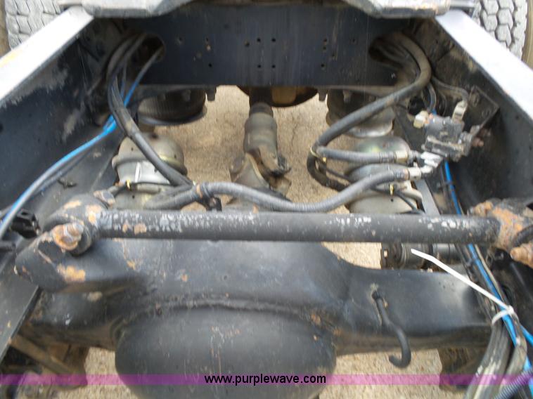 image for item K1183 1999 Freightliner FLD semi truck