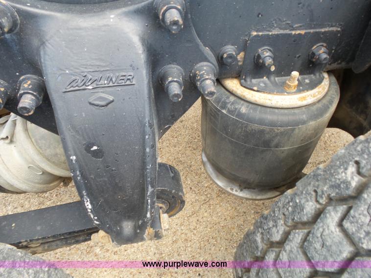 image for item K1183 1999 Freightliner FLD semi truck