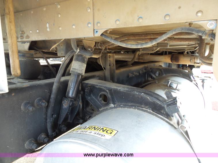 image for item K1183 1999 Freightliner FLD semi truck