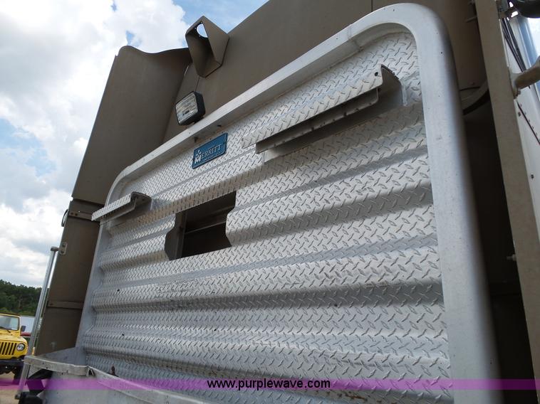 image for item K1183 1999 Freightliner FLD semi truck