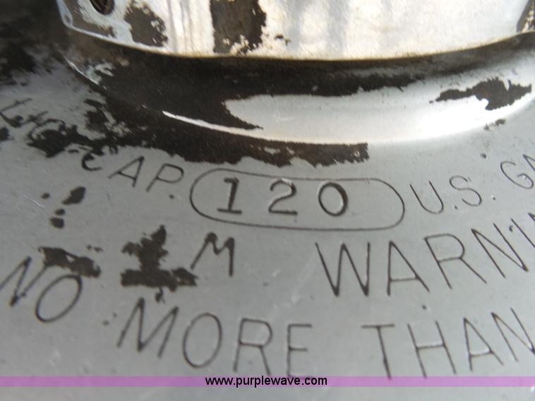 image for item K1183 1999 Freightliner FLD semi truck