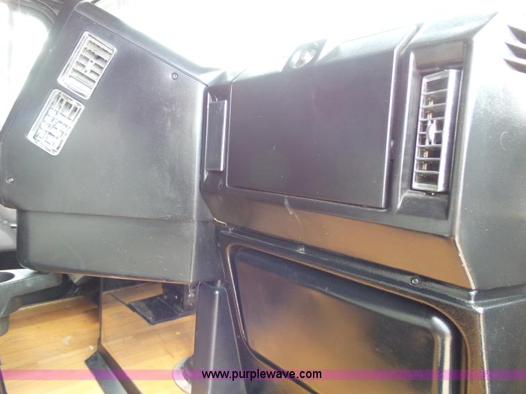 image for item K1183 1999 Freightliner FLD semi truck