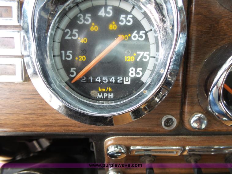 image for item K1183 1999 Freightliner FLD semi truck