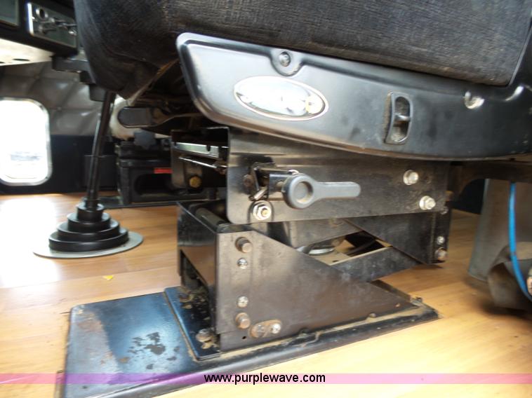 image for item K1183 1999 Freightliner FLD semi truck