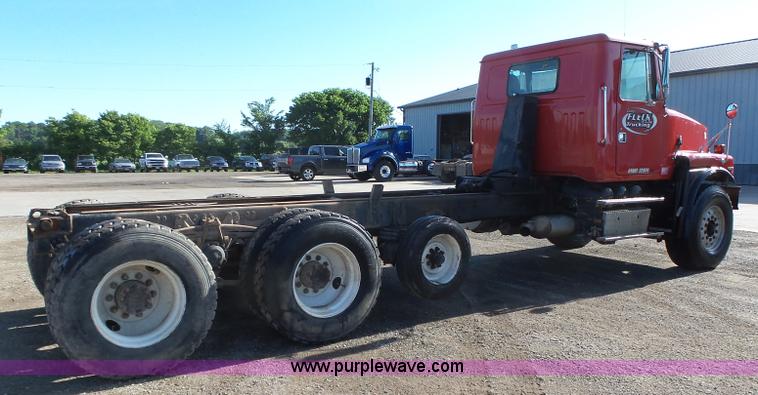 image for item K2222 2000 Volvo WG64F truck chassis