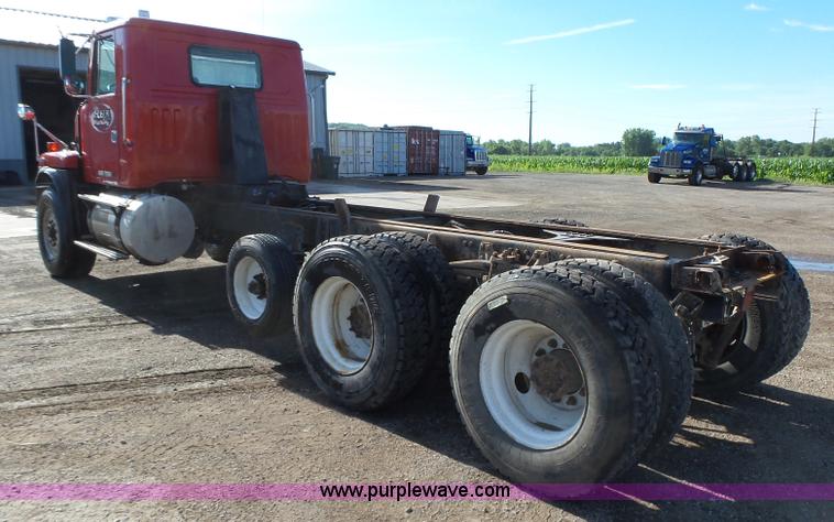 image for item K2222 2000 Volvo WG64F truck chassis