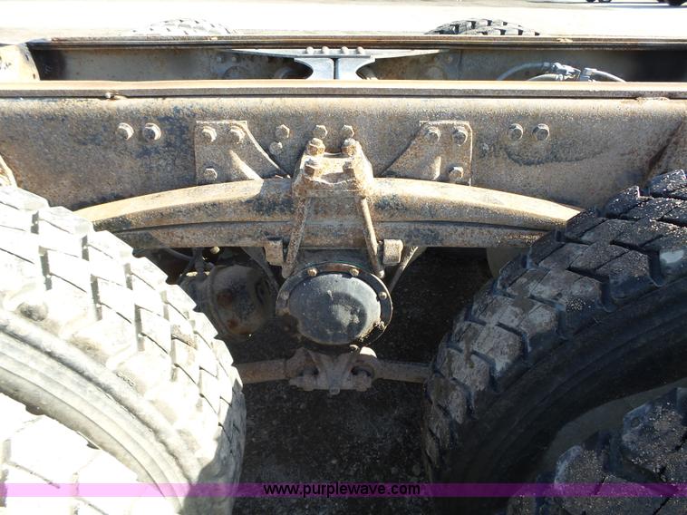 image for item K2222 2000 Volvo WG64F truck chassis