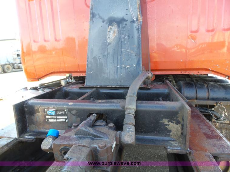 image for item K2222 2000 Volvo WG64F truck chassis