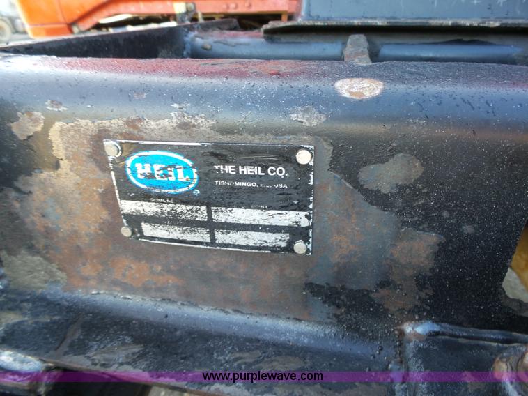 image for item K2222 2000 Volvo WG64F truck chassis