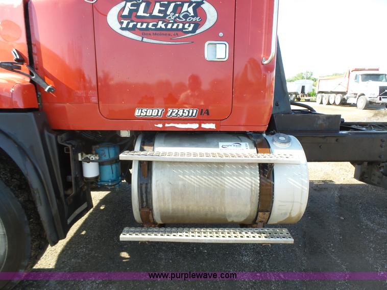 image for item K2222 2000 Volvo WG64F truck chassis