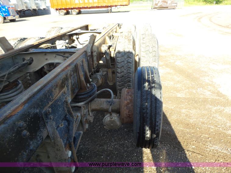 image for item K2222 2000 Volvo WG64F truck chassis