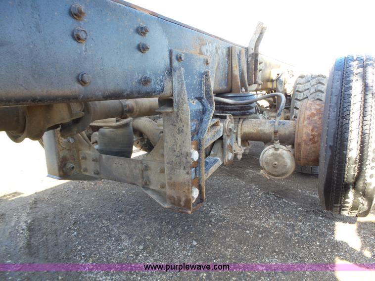 image for item K2222 2000 Volvo WG64F truck chassis