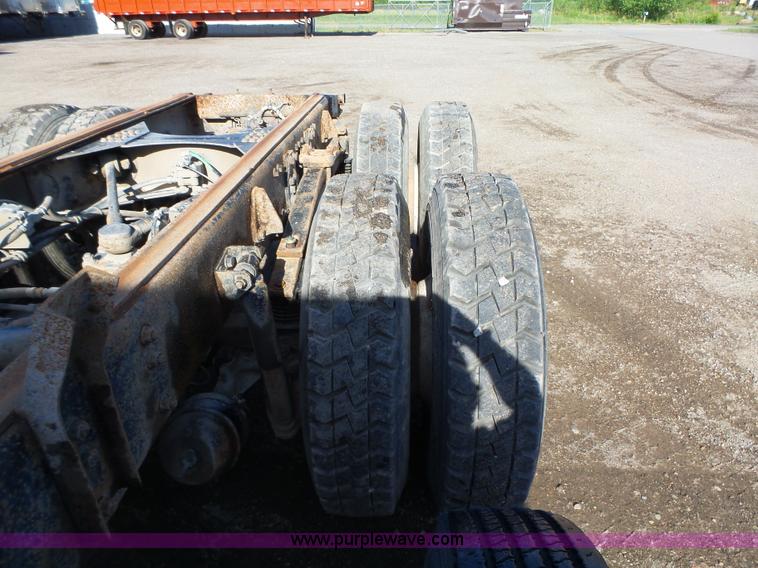 image for item K2222 2000 Volvo WG64F truck chassis