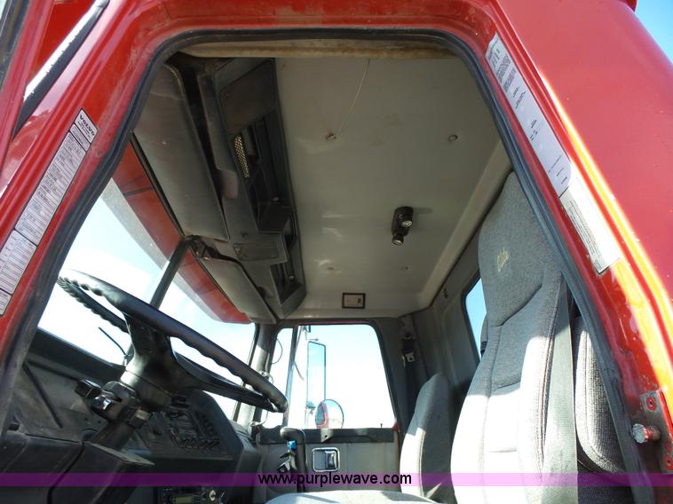 image for item K2222 2000 Volvo WG64F truck chassis