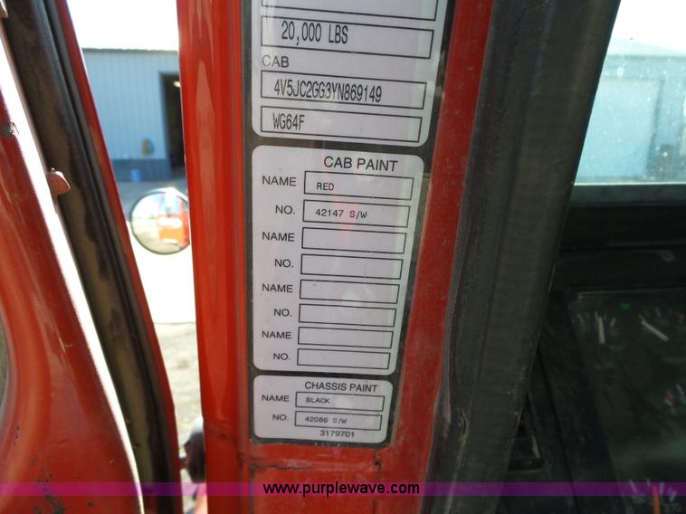 image for item K2222 2000 Volvo WG64F truck chassis