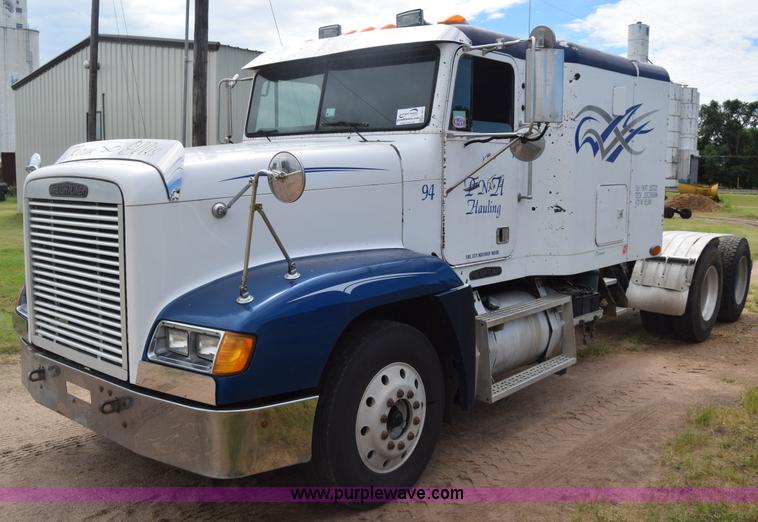 image for item K2971 1994 Freightliner FLD semi truck
