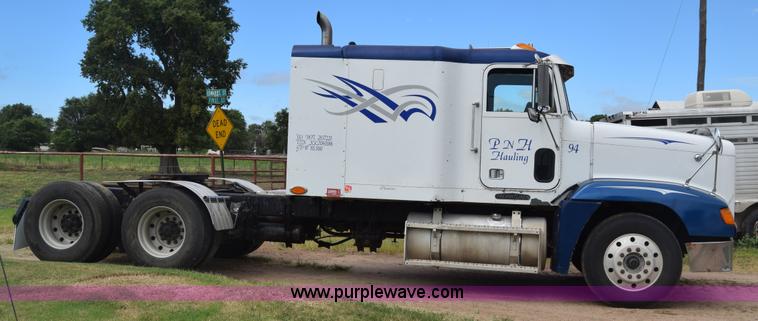 image for item K2971 1994 Freightliner FLD semi truck