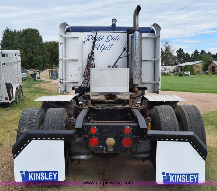 image for item K2971 1994 Freightliner FLD semi truck