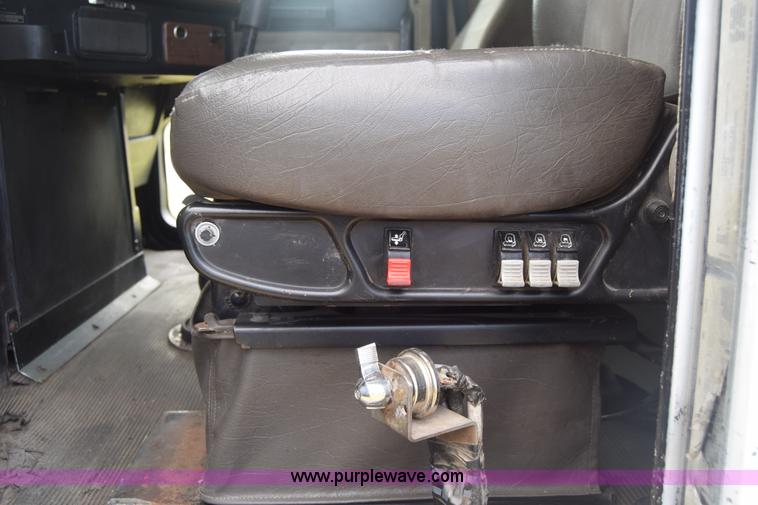 image for item K2971 1994 Freightliner FLD semi truck