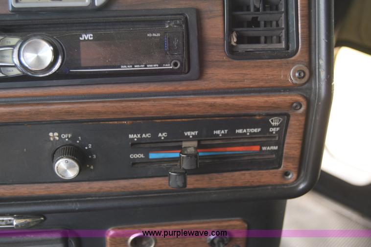 image for item K2971 1994 Freightliner FLD semi truck