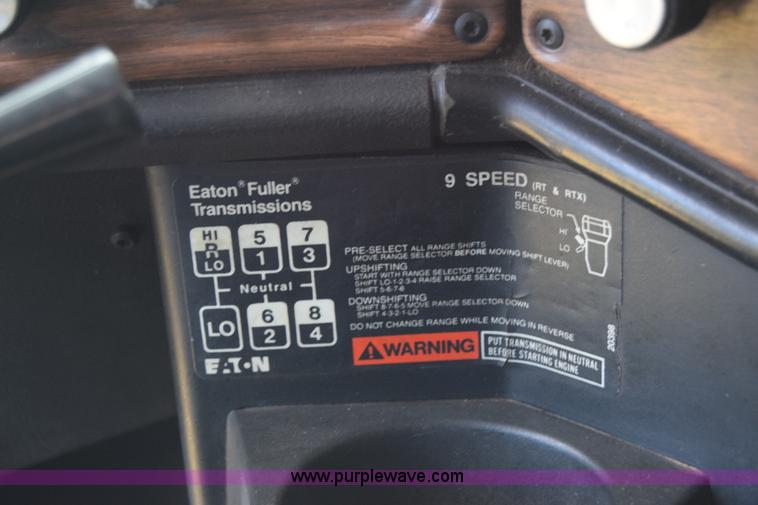 image for item K2971 1994 Freightliner FLD semi truck