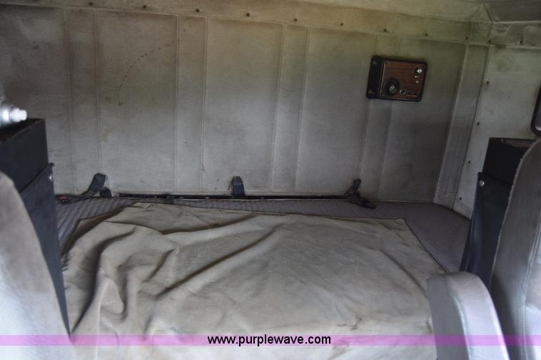 image for item K2971 1994 Freightliner FLD semi truck