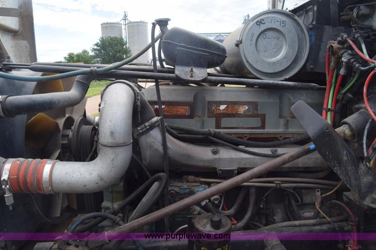 image for item K2971 1994 Freightliner FLD semi truck