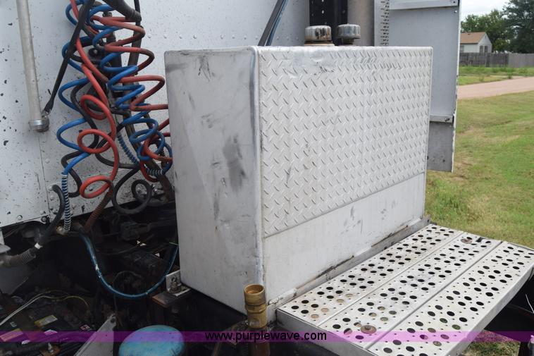 image for item K2971 1994 Freightliner FLD semi truck