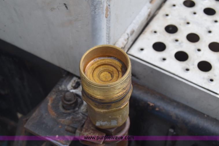 image for item K2971 1994 Freightliner FLD semi truck