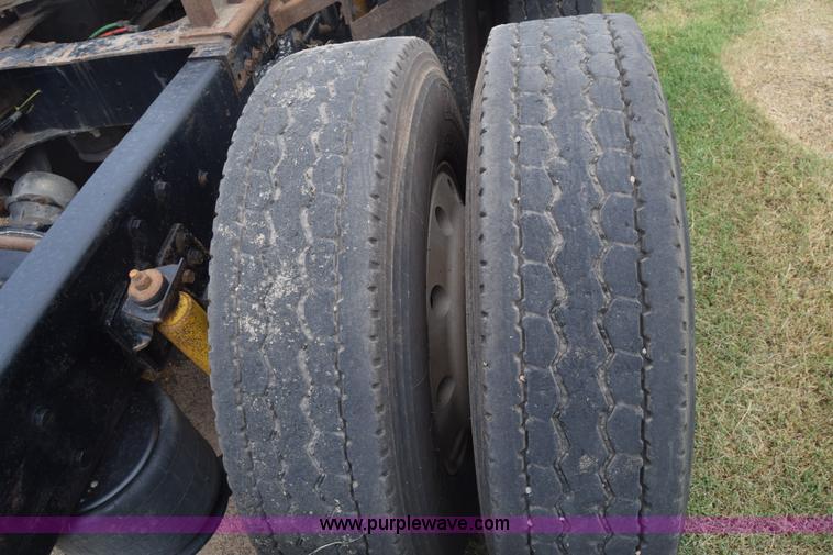 image for item K2971 1994 Freightliner FLD semi truck