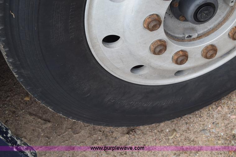 image for item K2971 1994 Freightliner FLD semi truck