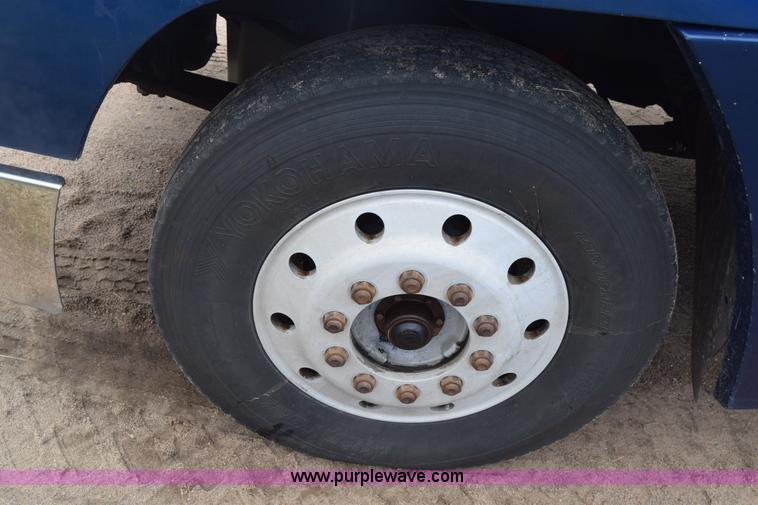 image for item K2971 1994 Freightliner FLD semi truck